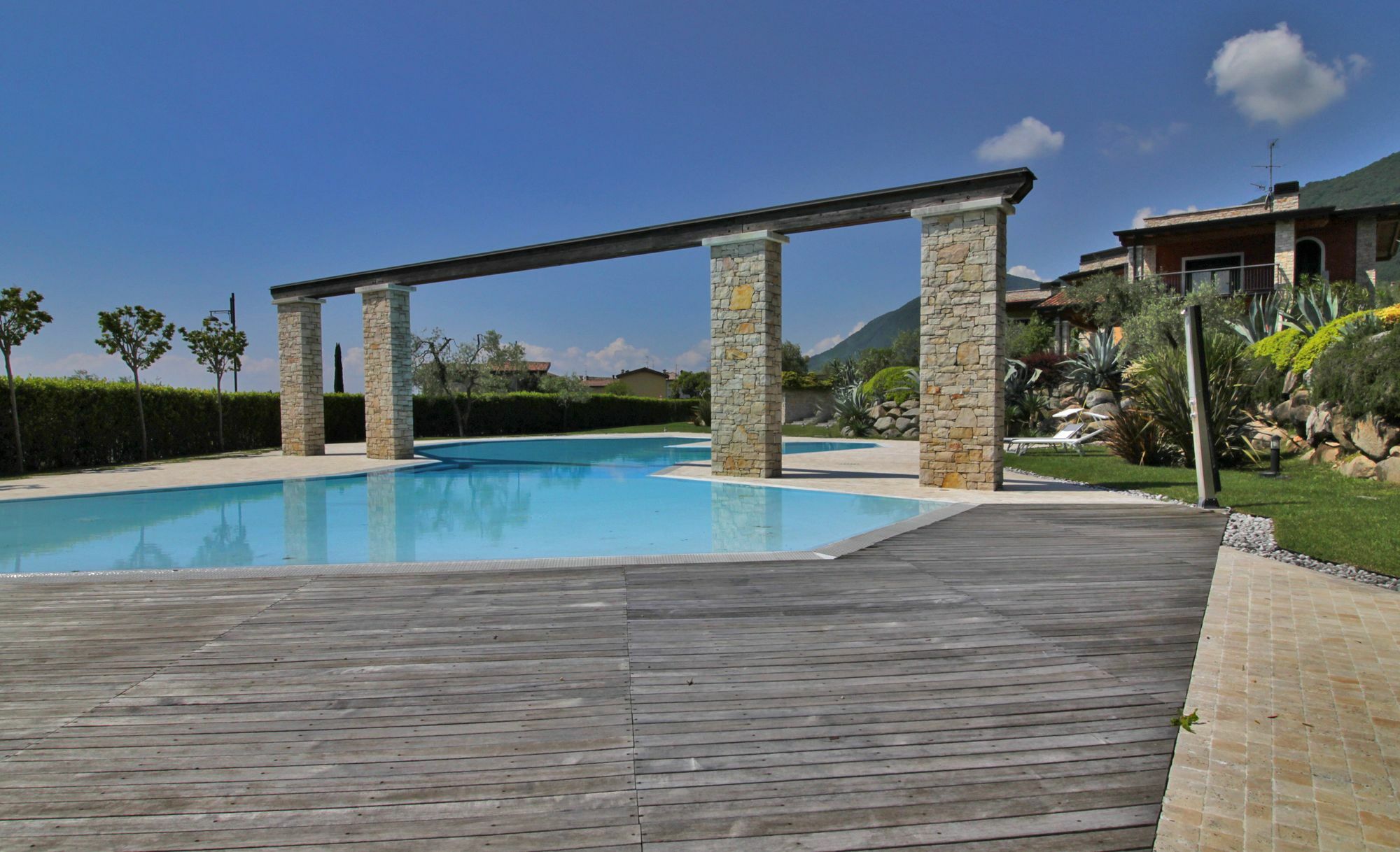 Residence "Borgo Le Torri" Toscolano Maderno Luaran gambar